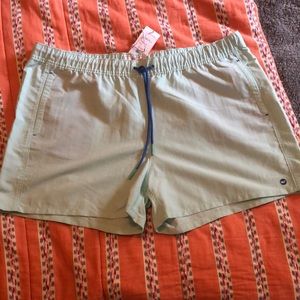 Vineyard Vines weekend shorts